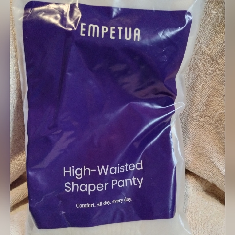 Empetua High-Waisted  Shaper Panty